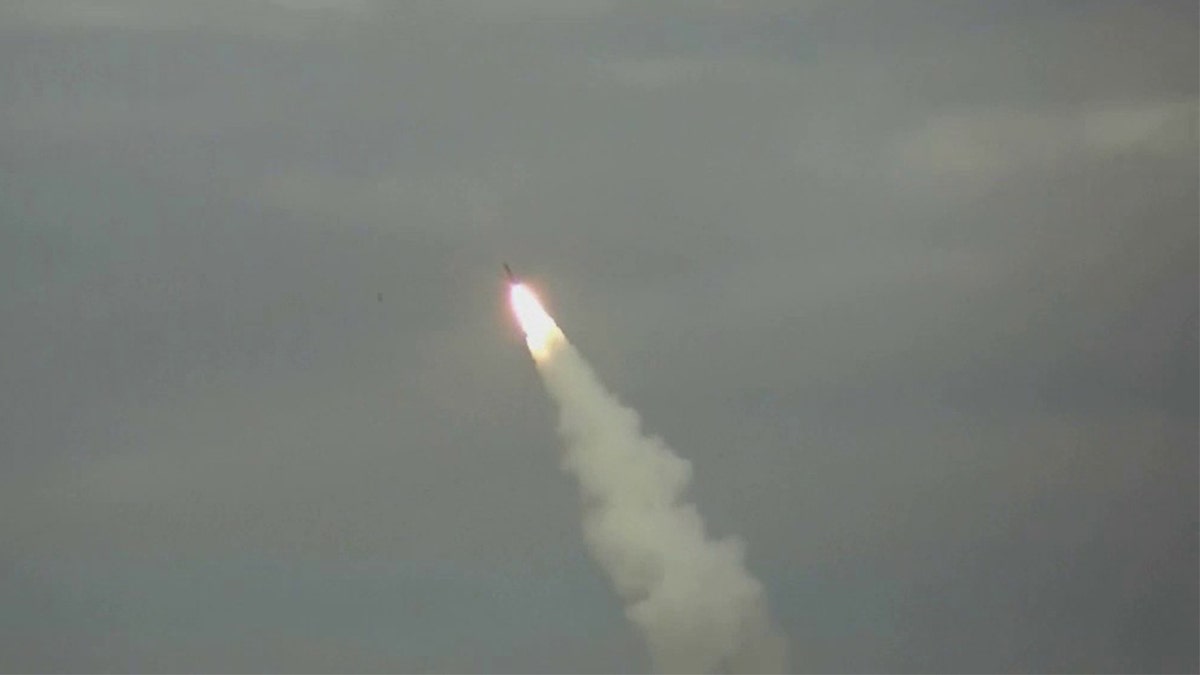 Russia tests hypersonic missile