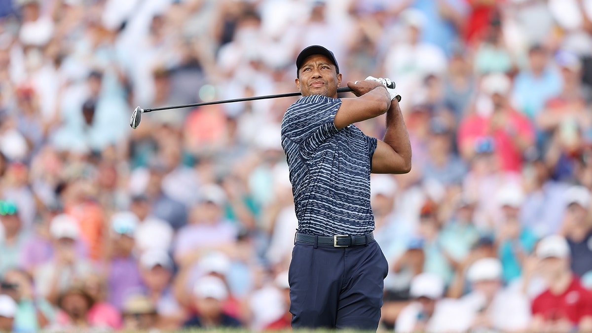 Tiger Woods swings at 2022 PGA Championship