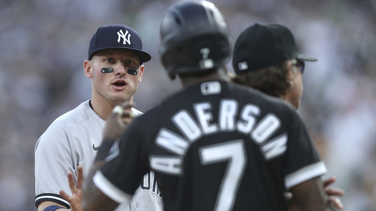 White Sox's Tim Anderson confronts Josh Donaldson