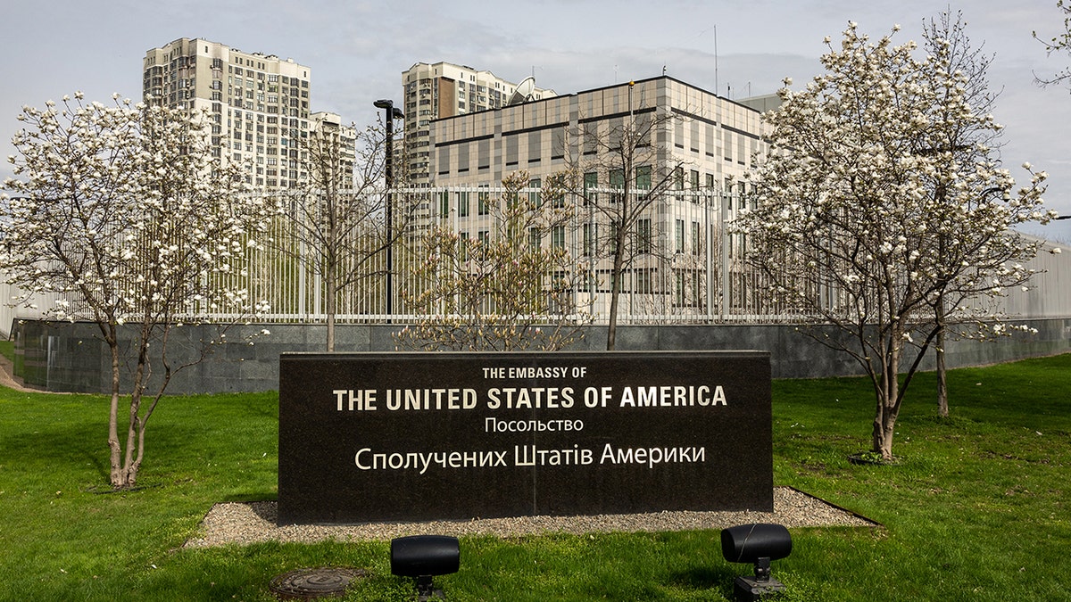 The United States Embassy to Ukraine stands closed on April 25, 2022, in Kyiv, Ukraine. (Photo by John Moore/Getty Images)