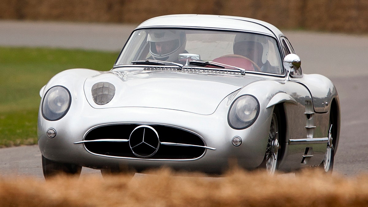 Mercedes-Benz 300 SLR