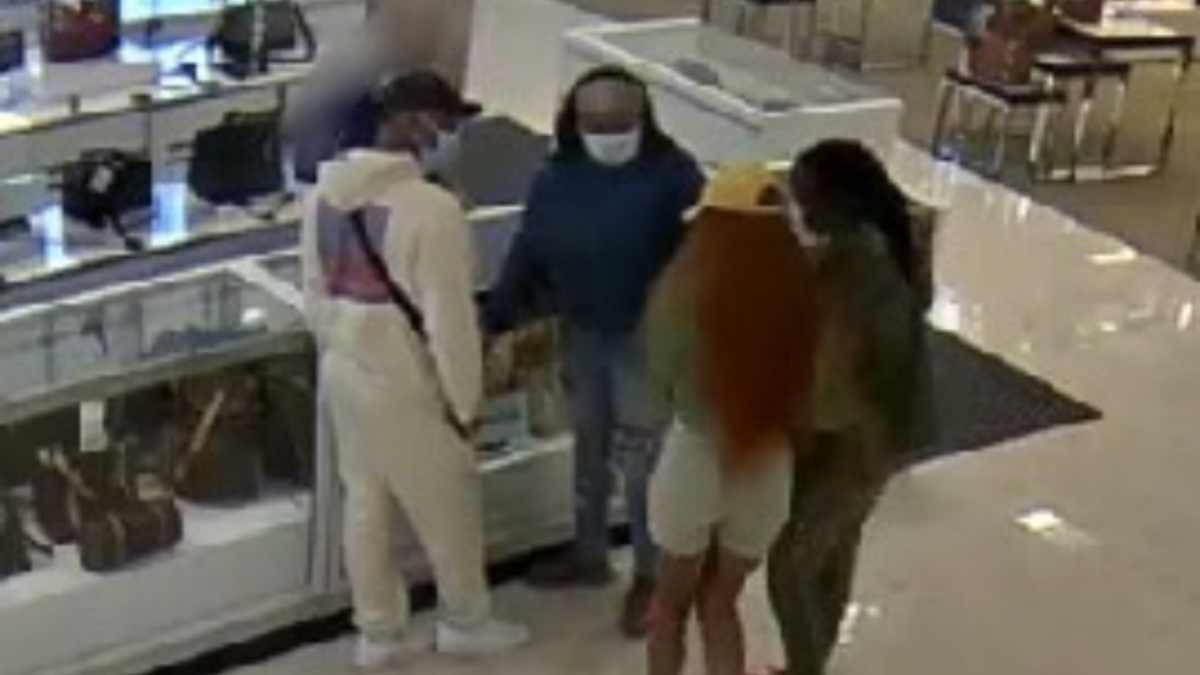 Police in Alabama are looking for four suspects who they allege stole $12,000 worth of handbags from Belk.