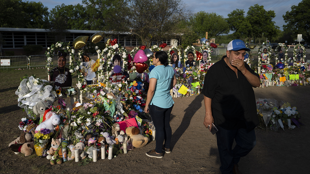 Uvalde Texas Robb Elementary school shooting memorial