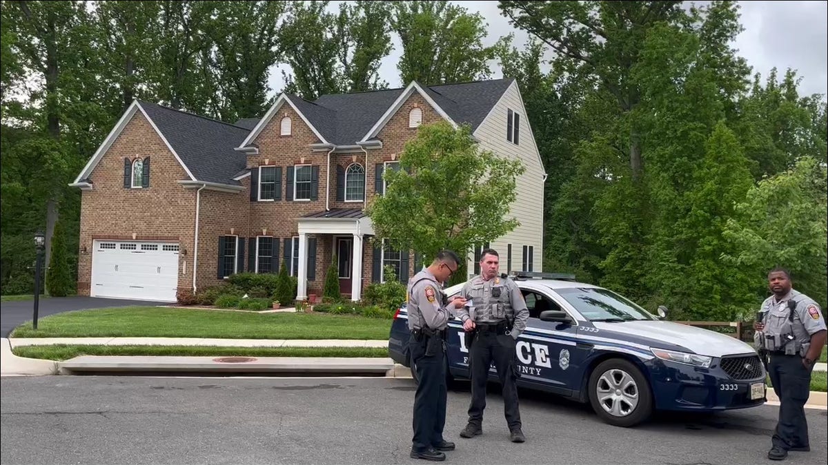 Police Amy Coney Barrett home protests