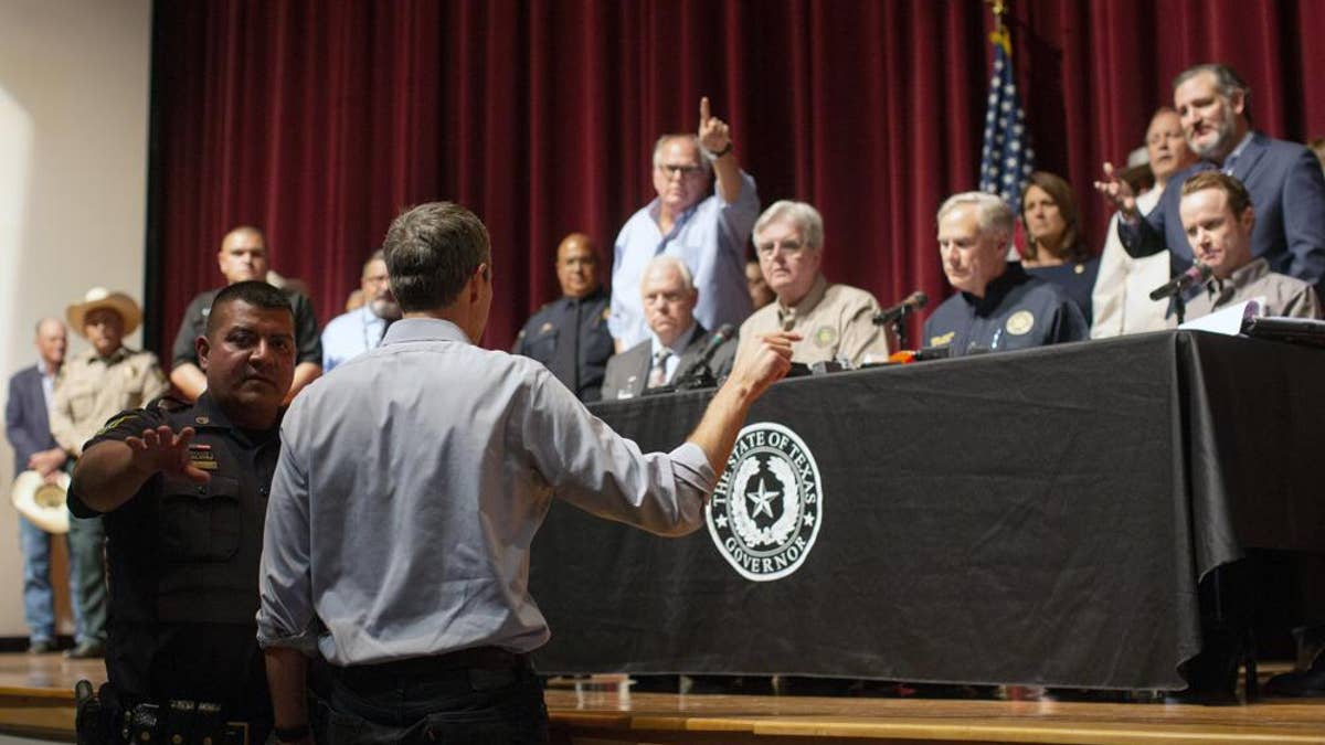 Beto O'Rourke interrupts press conference