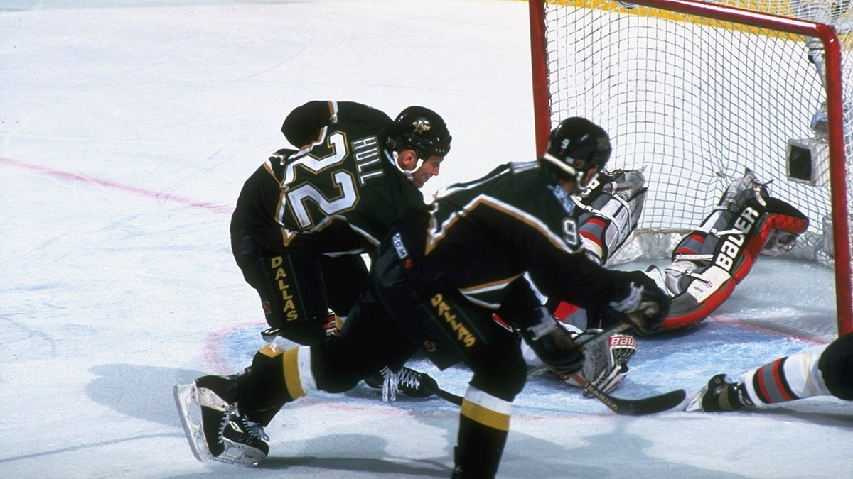 2003 Stanley Cup Playoffs Hockey Puck SIGNED Minnesota Wild Anaheim Ducks  NHL