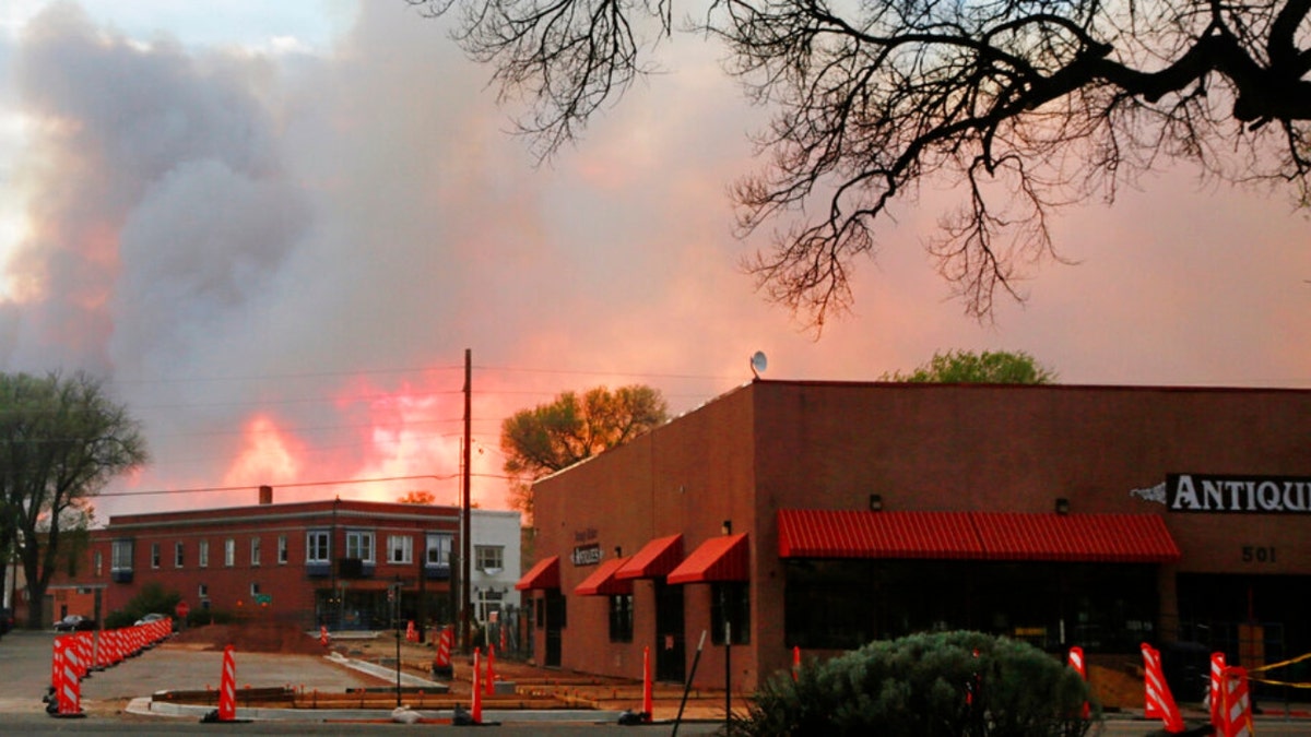 Wildfire in Las Vegas, New Mexico