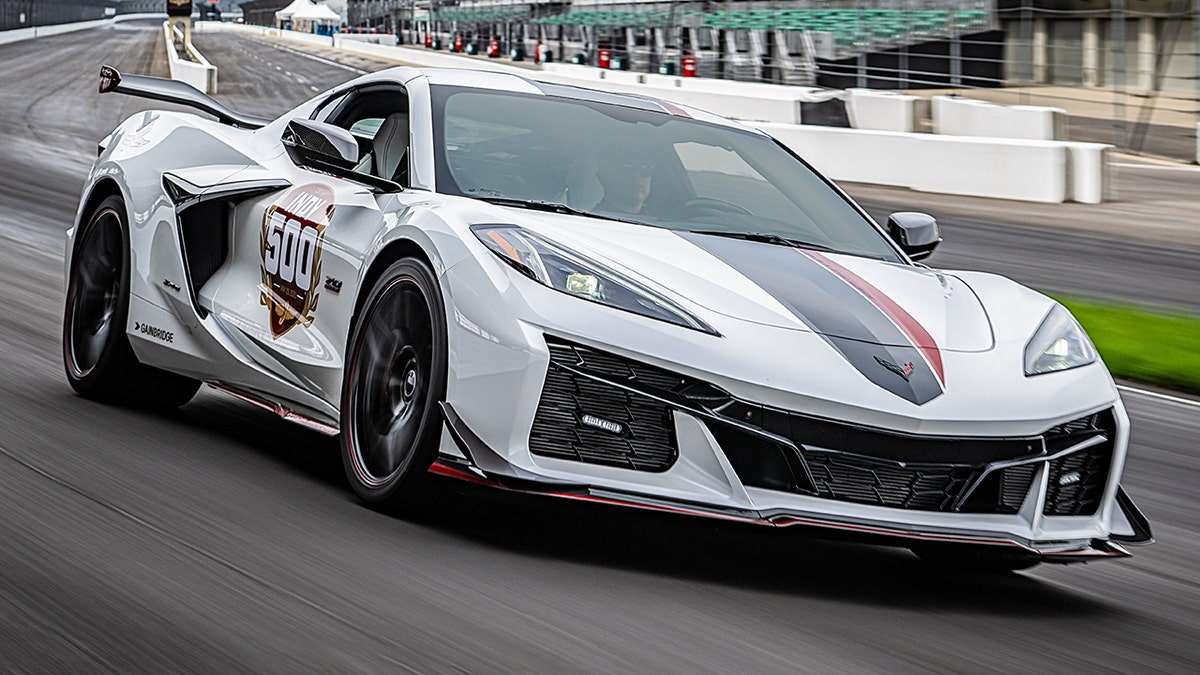 Chevrolet Corvette Indy 500 pace car