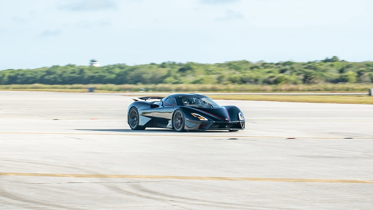 SSC Tuatara on runway