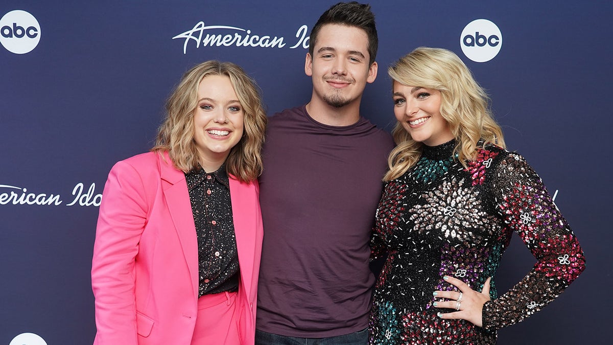 Final three contestants Leah Marlene, Noah Thompson and HunterGirl posed outside of the "American Idol" studios