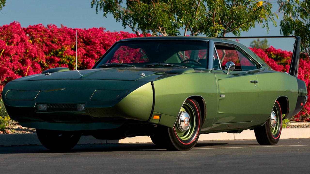 Rare million-dollar Dodge Charger Daytona muscle car expected to set  auction record, image size:1280x720