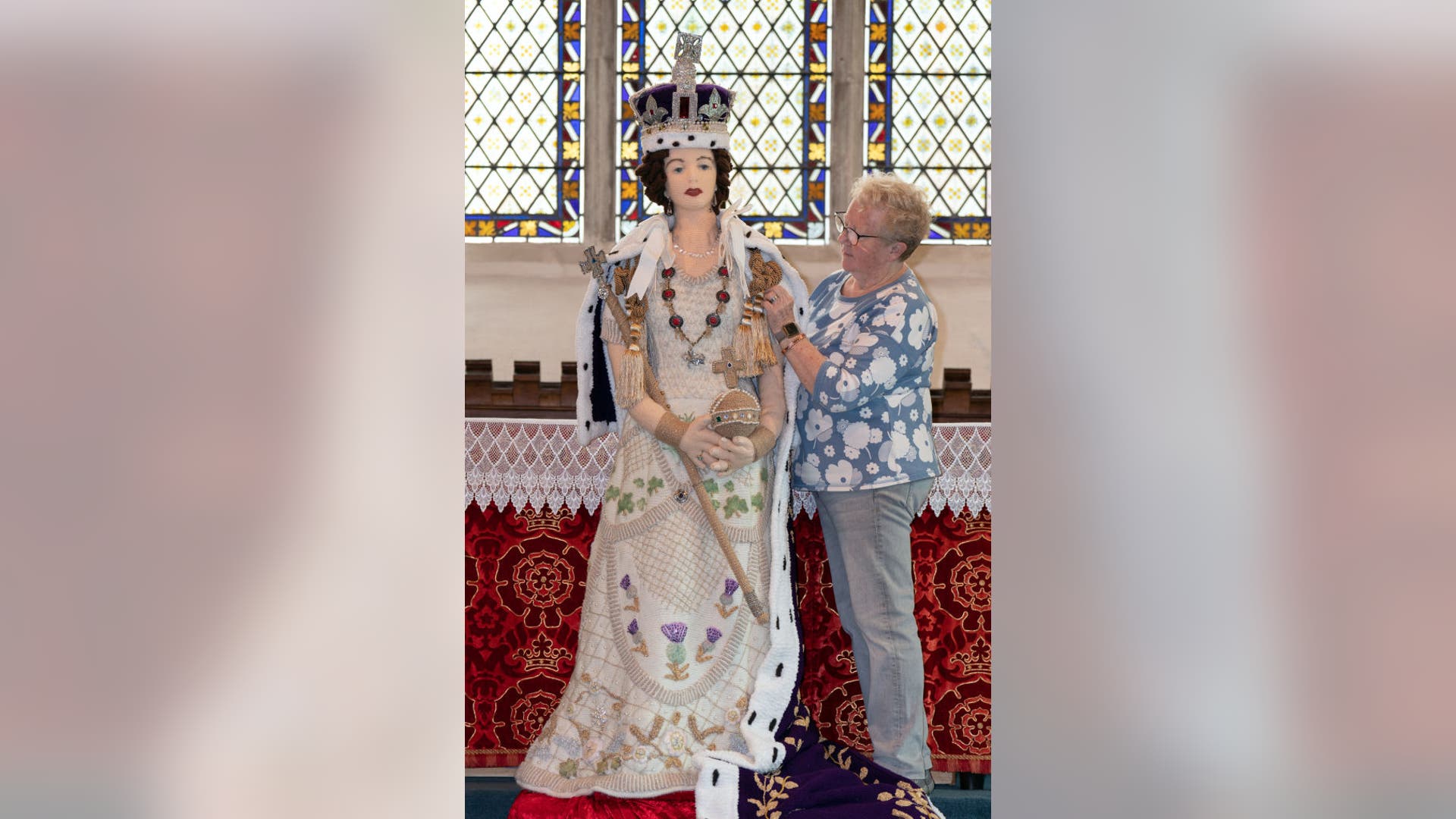 Knitted model of Queen Elizabeth