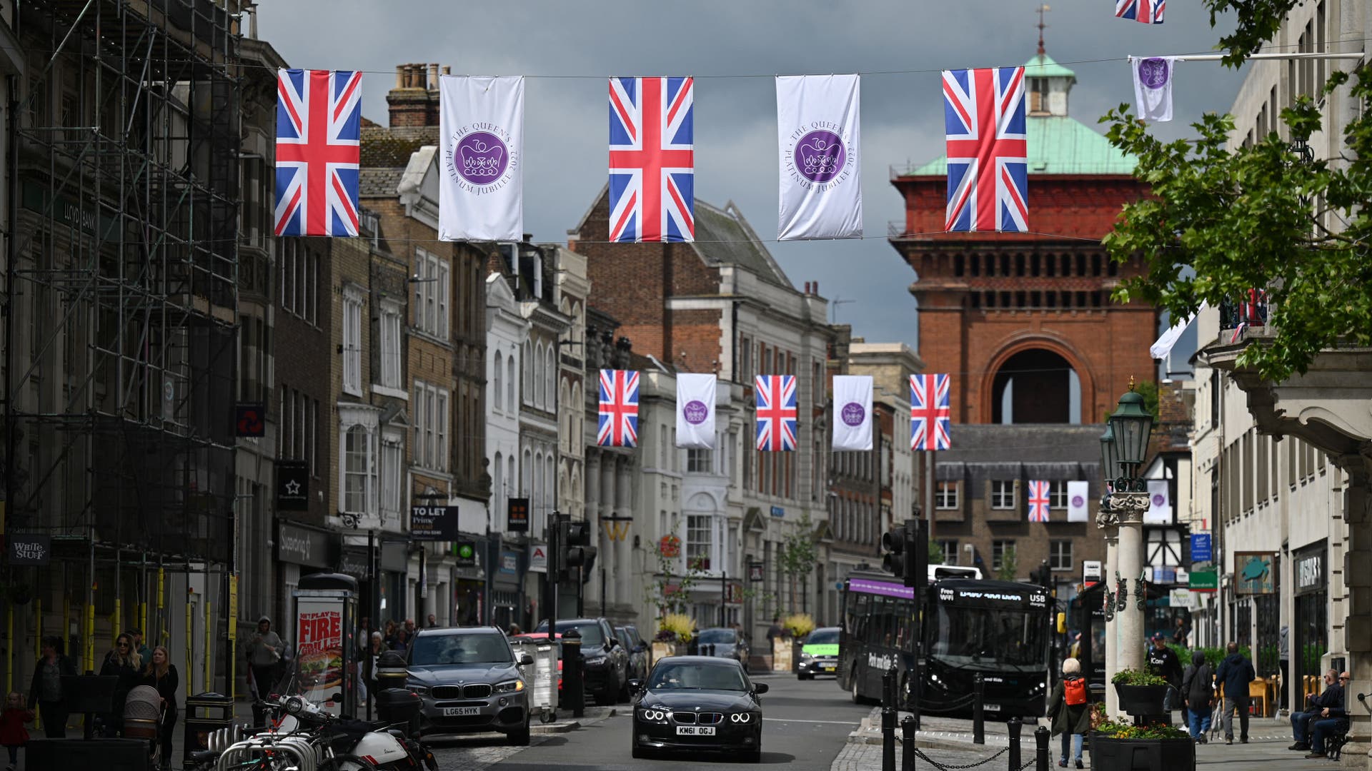 Union and Platinum Jubilee flags