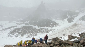 Colorado avalanche kills 1, injures 2 at national park