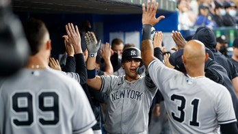 Gleyber Torres delivers clutch RBI in 9th, Yankees win 10th in row, beat Blue Jays