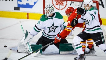 Jake Oettinger makes 29 saves, lift Stars over Flames