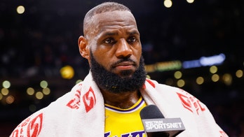 LeBron James trade rumors: Phil Jackson 'would like' Lakers to deal superstar, columnist says