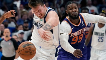 Mavericks get defensive, top Suns for 2-1 series deficit