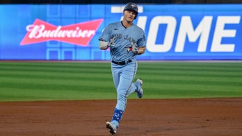 Bo Bichette homers twice, Blue Jays top Yanks 6-5, tighten race