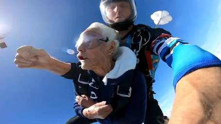 WWII nurse celebrates 100th birthday with Florida skydive