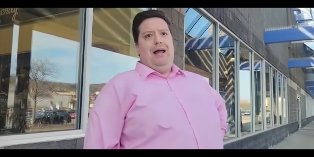 607PH-Catch-23-_Zach_-Local-News-Anchor-Drives-3-Hours-to-Meet-15YO-Boy-4-49-screenshot-1.png
