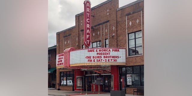 Barnes took this photo as well of a theater in Franklin, Indiana.