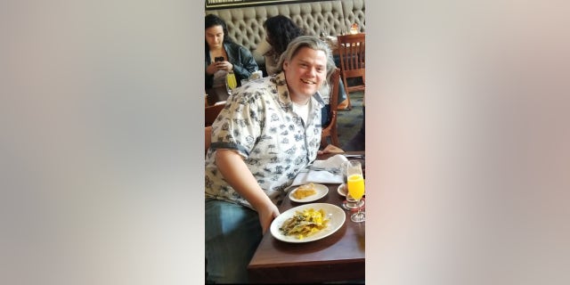 A pesar de que consideró detener su desafío dos veces, Sandberg se mantuvo firme, haciendo ejercicio durante casi 500 días seguidos.