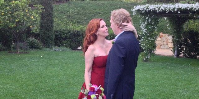 Melissa Gilbert and Timothy Busfield on their wedding day, 大约  2013.