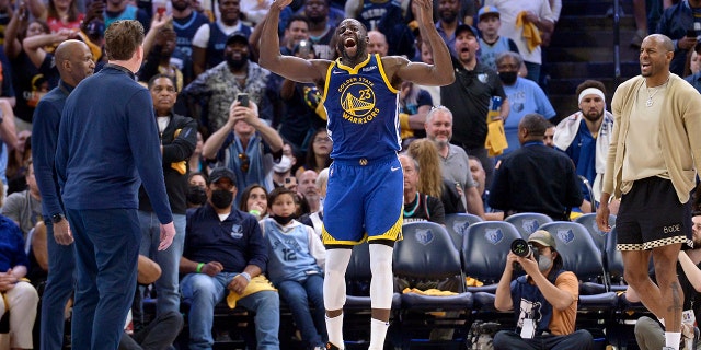 Warriors rally after Draymond Green ejected, beat Grizzlies in Game 1