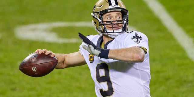 New Orleans Saints quarterback Drew Brees (9) throws the football in action during a game between the Chicago Bears and the New Orleans Saints on November 1st, 2020 at Soldier Stadium, in Chicago, IL.