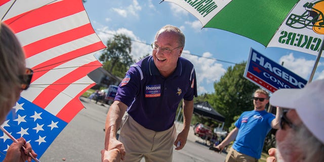 Jim Hagedorn haciendo campaña en La Crescent, Minnesota, el 16 de septiembre de 2018.