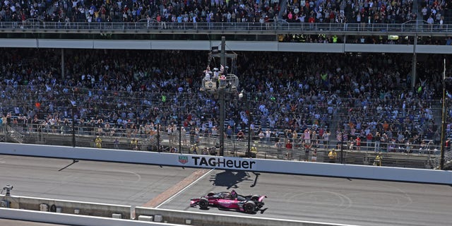 Castroneves led the final two laps of the 2021 Indy 500.