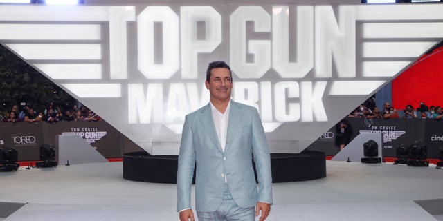 Jon Hamm attends the Mexican premiere of "Top Gun: Maverick" at May 06, 2022 in Mexico City. 