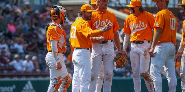 Tennessee Volunteers head coach Tony Vitello signals to the bullpen during a game against the Mississippi State Bulldogs May 21, 2022, at Dudy Noble Field at Polk-DeMent Stadium in Starkville, Miss.