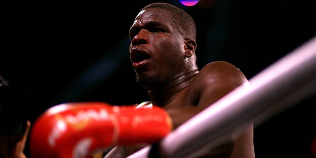 Frank Gore during a fight against Deron Williams Dec. 18, 2021, in Tampa, Fla.
