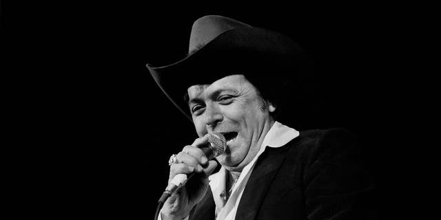 Mickey Gilley at the Rosemont Horizon in Rosemont, Illinois, April 25, 1982.
