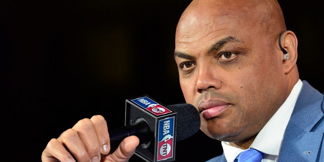 Warriors' fans pelt Charles Barkley with T-shirts after Golden State eliminates Mavericks: 'Chuck, sit down' 3 TNT analyst Charles Barkley talks on set before the New York Knicks game against the Cavaliers on Oct. 25, 2016, in Cleveland, Ohio.
