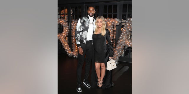 Tristan Thompson y Chloe Kardashian en el cumpleaños Beauty & Essex de Remy Martin Tristan Thompson el 10 de marzo de 2018.