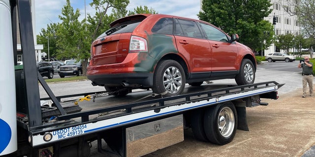 The figure shows that the SUV is believed to have been used by fugitives Vicky White and Casey Cole White.  The car was discovered on April 29 in Bethesda, Tennessee, and returned to Florence, Alabama on May 9, 2022. 