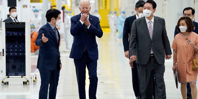 President Biden and South Korean President Yoon Suk-yeol visit the Samsung Electronics Pyeongtaek campus in Pyeongtaek, South Korea, on May 20, 2022.