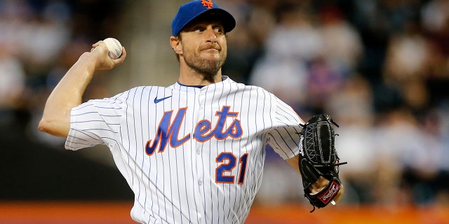 Max Scherzer, #21 of the New York Mets, pitches during the third inning against the St. Louis Cardinals at Citi Field on May 18, 2022 in New York City.