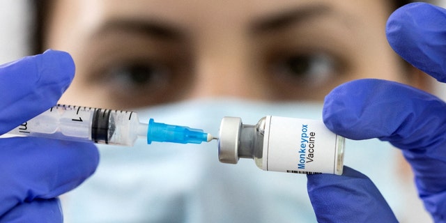 A new study has found that less than half of unvaccinated older people will receive vaccines for whooping cough, hepatitis, monkeypox, tetanus, smallpox and diphtheria if recommended by a health care provider.