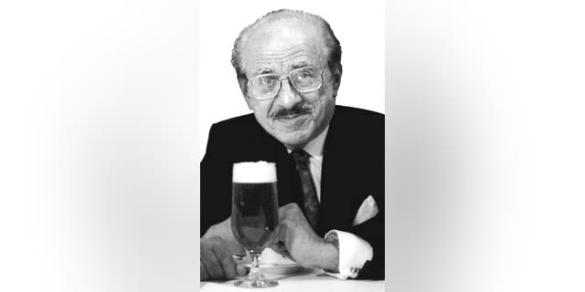 Joseph Owades invented light beer in the 1960s, revolutionizing the American beer industry — then in the 1980s he became an essential figure behind the craft beer phenomenon. 