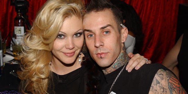 Shanna Moakler has decided to sell her ex-husband Travis Barker's engagement.