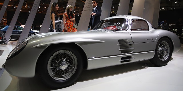 The Mercedes-Benz 300 SLR Uhlenhaut Coupe was based on the 300SLR roadster.