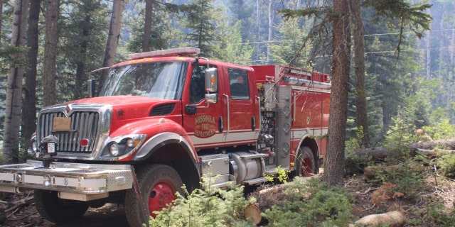 Missoula Montana Fire Engine on May 27, 2022, working to protect homes in Big Pines from New Mexico's Calf Canyon and Hermits Peak Fires.