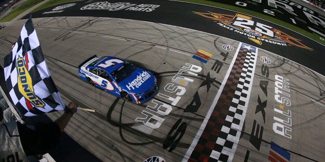 Larson is predicted to repeat as winner.