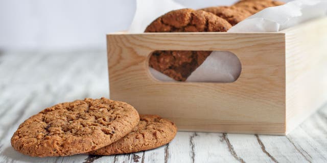 Oatmeal cookies are a popular lactation cookie flavor. Retailers often stock these cookies in baby care aisles. Some specialty bakeries also make lactation cookies.