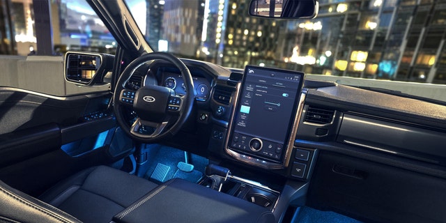 F-150 Lightning Lariat and Platinum finishes get a 15.5-inch digital display.