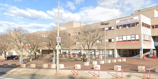 مدرسة ماديسون بارك الثانوية المهنية التقنية في بوسطن ، ماساتشوستس. 